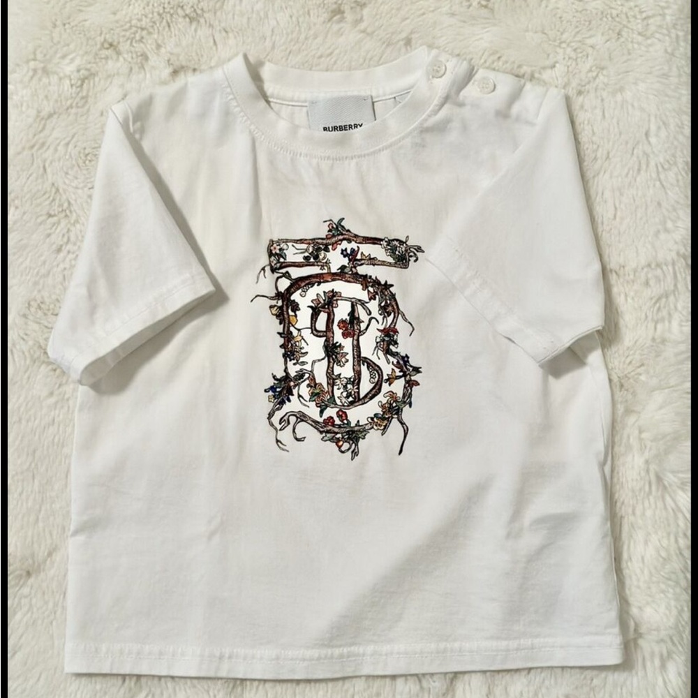 Burberry 
Kid's Wilber Floral Logo-Print T-Shirt